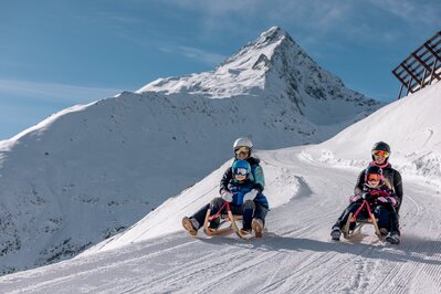 Winteraktivitäten beim Urlaub im Sporthotel Sölden
